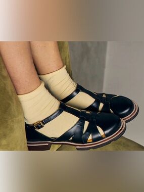 Mafalda Maite Black Fisherman Sandals like new
39